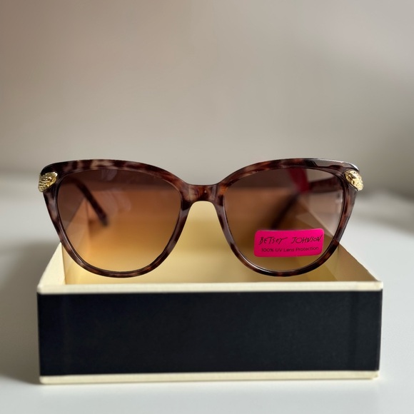 Betsey Johnson Cat Eye Serpentine Snake Sunglassess - Picture 2 of 4
